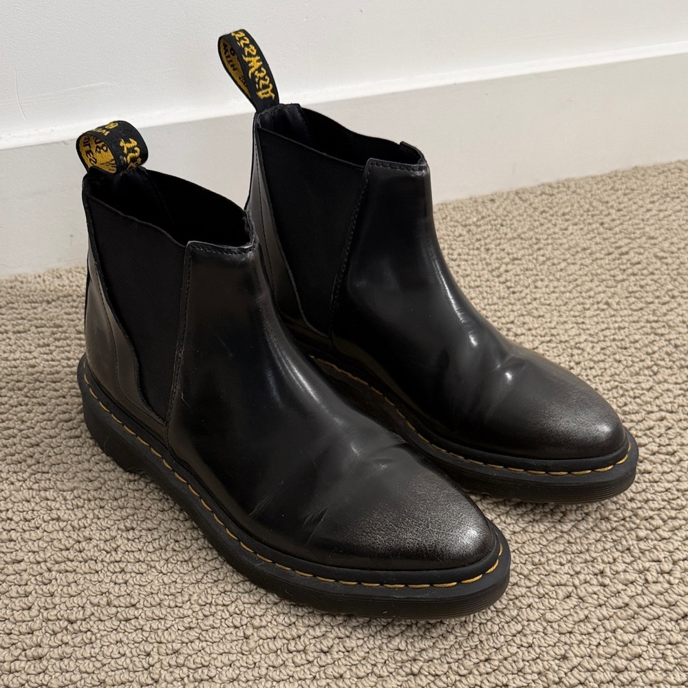 Women’s Dr Martens Black Leather Bianca Chelsea Boots with - Classic Pull-Tab